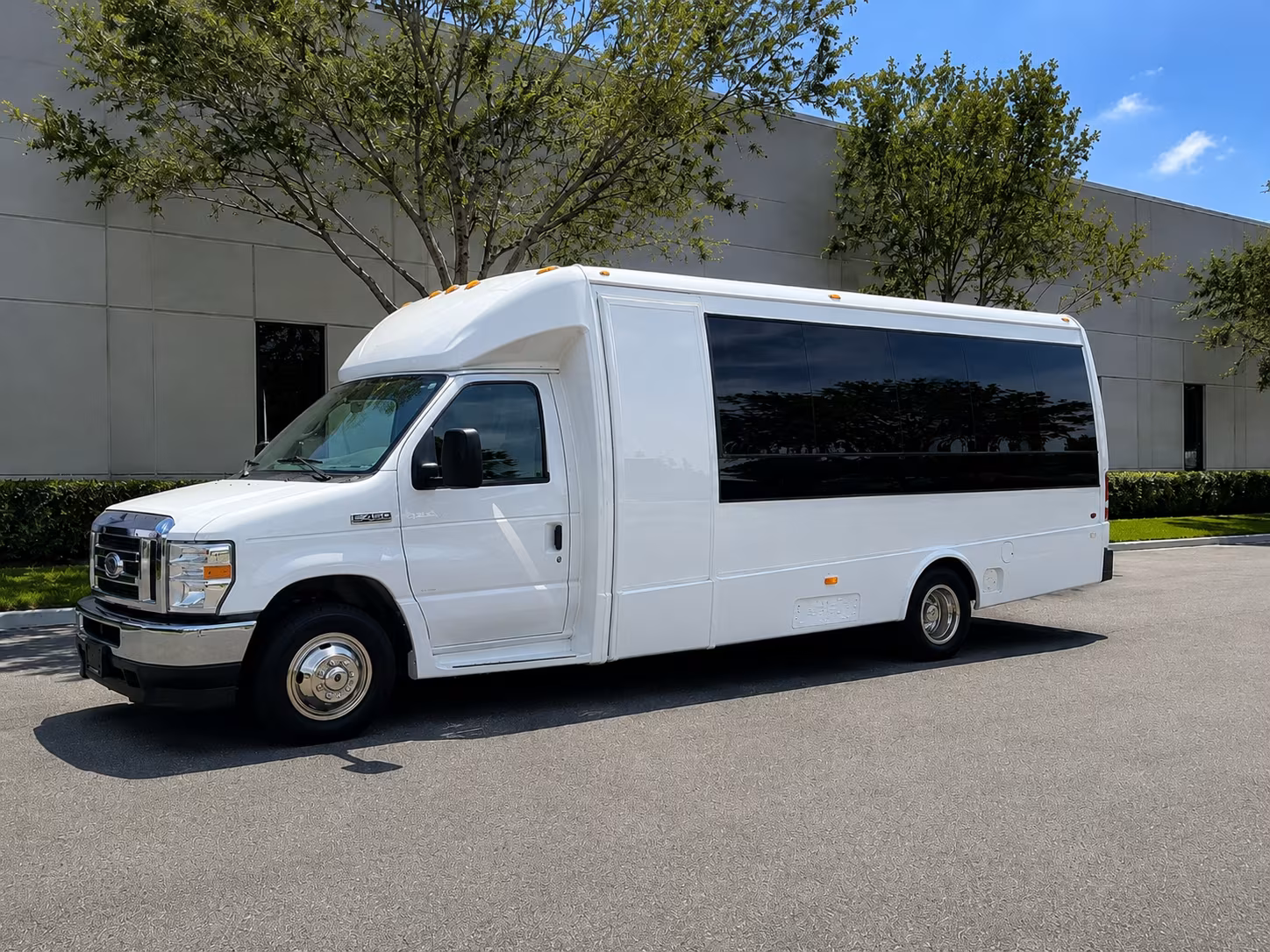 how the type of bus you choose changes the price in doral florida