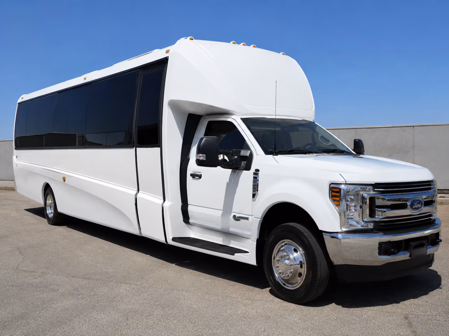 miami beach keep your wine tour group together with a miami beach charter bus
