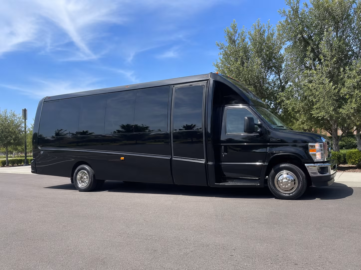 shuttle wedding guests between doral hotels and your venue without the parking headache